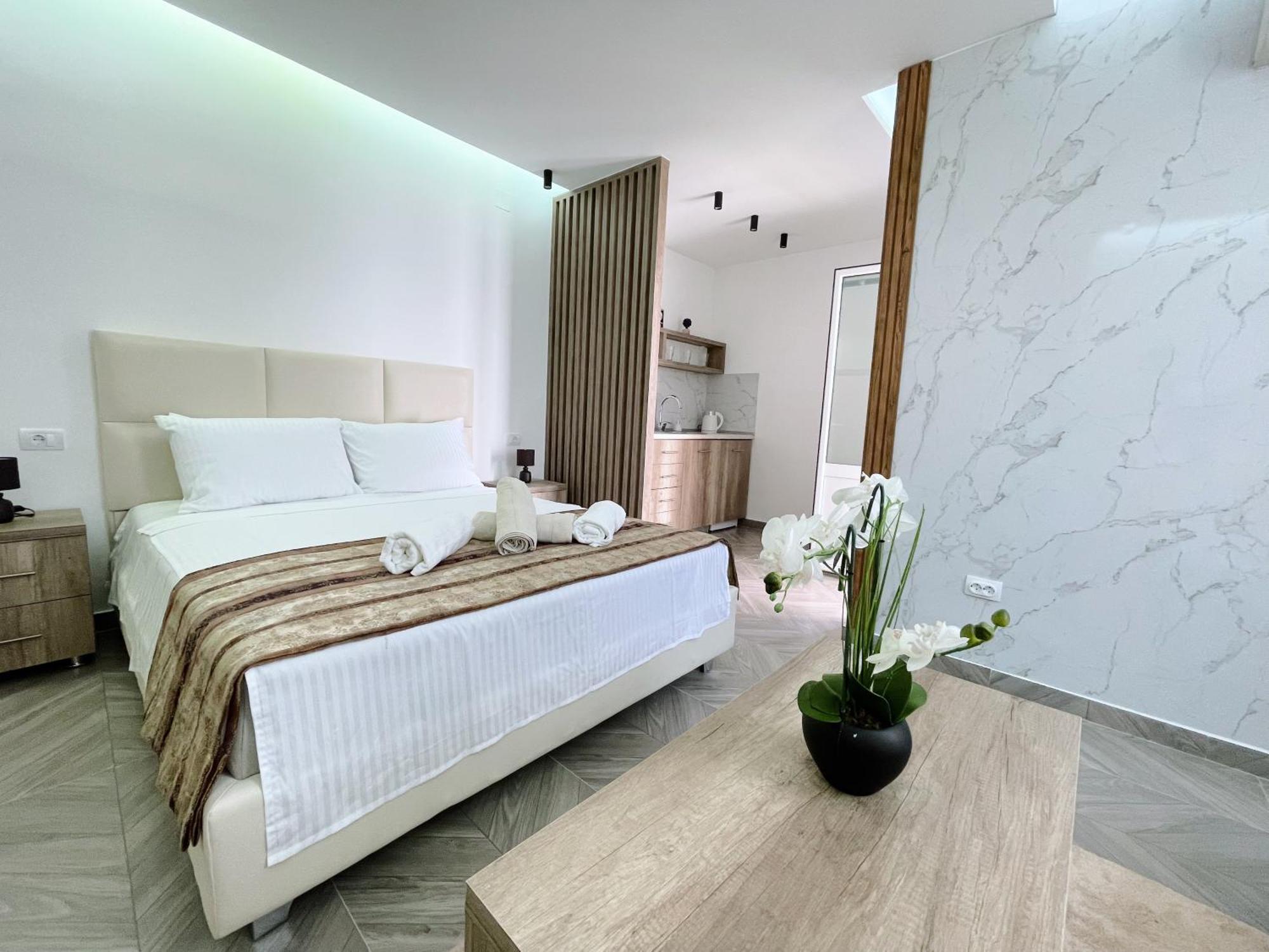 Guest House Koliqi - Hotel & Apartments Ülgün Dış mekan fotoğraf